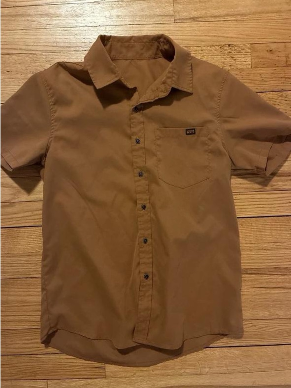 Lulu's Men's Short-Sleeve Button-Down Shirt in Caramel Brown